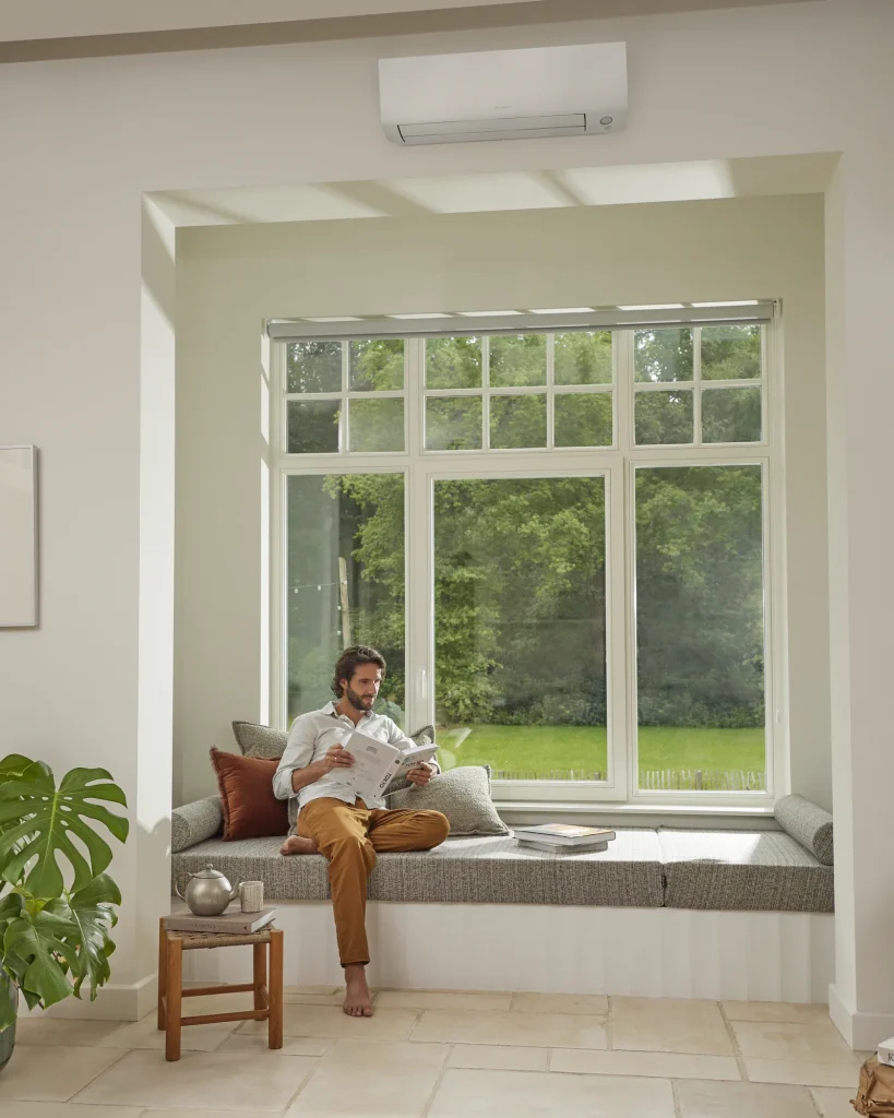 Daikin Perfera Klimaanlage in einem hellen Wohnraum